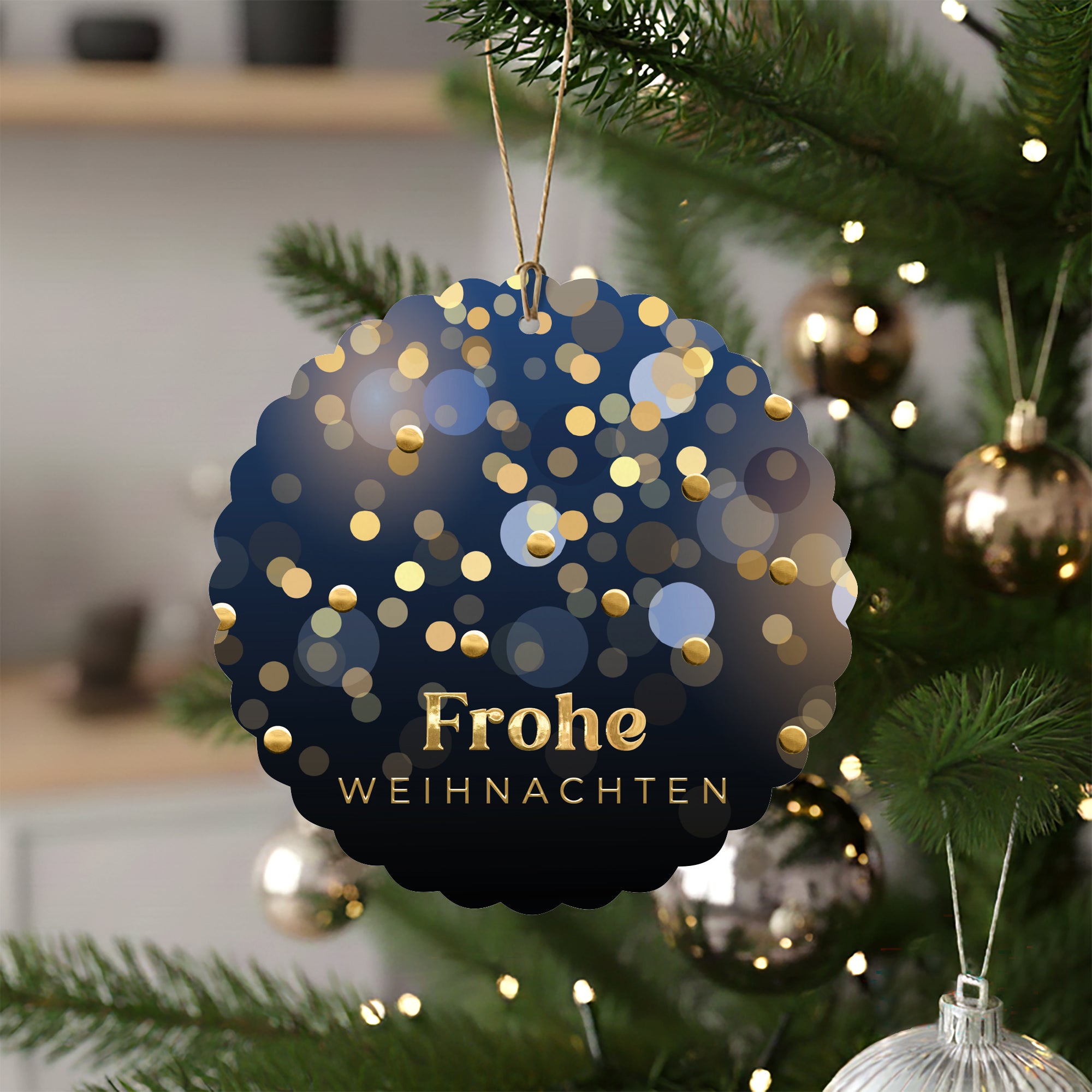 Goldene Eleganz | Weihnachtskarte mit goldener Prägung • Rund zum Aufhängen photo N° 4