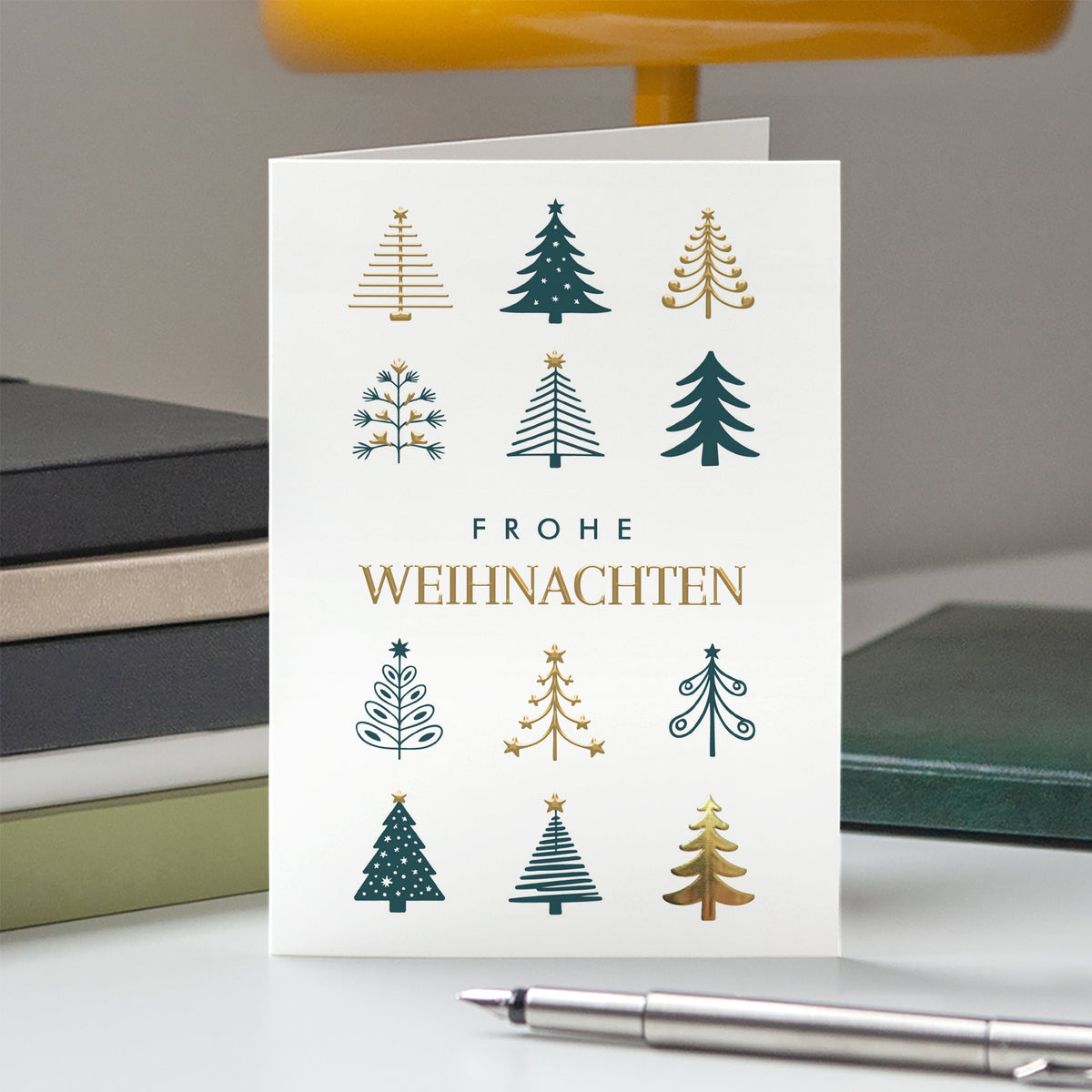 Grafischer Wald | Weihnachtskarte mit goldener Prägung • Hochformat klappbar photo N° 5